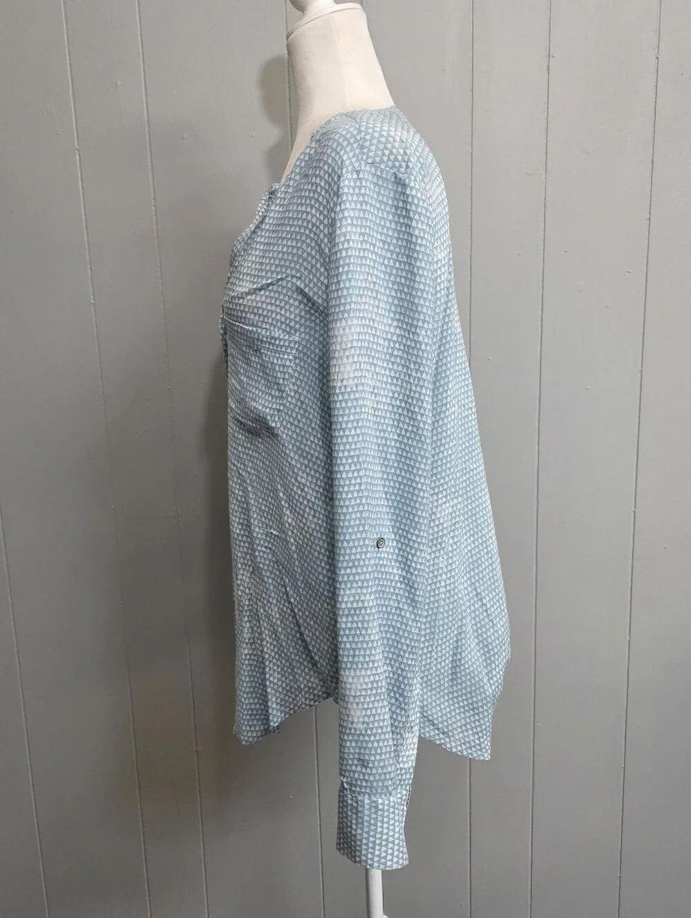 Lou & Grey Blue And White Geometric Print Button Top Size M - Picture 5 of 11